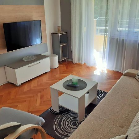 Bright & Cozy Pula Apartman Kültér fotó