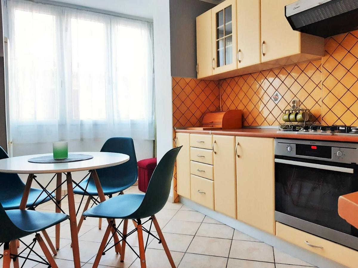 Bright & Cozy Pula Apartman Kültér fotó