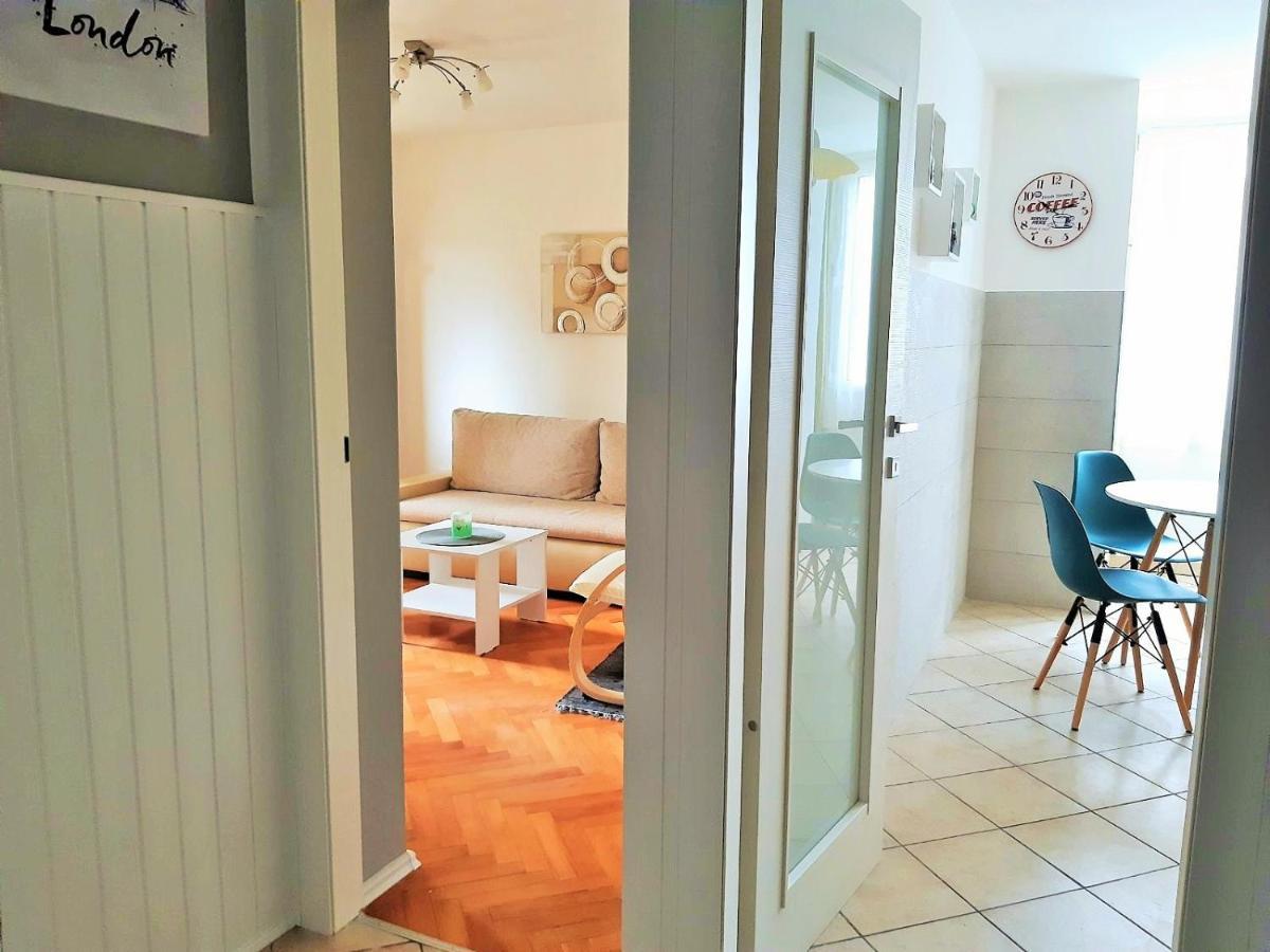 Bright & Cozy Pula Apartman Kültér fotó